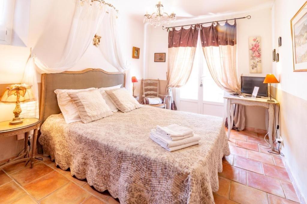 Mas De L'Olivette Bed & Breakfast Cotignac Exterior foto